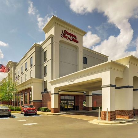 Hampton Inn & Suites Indianapolis-Airport Exterior photo