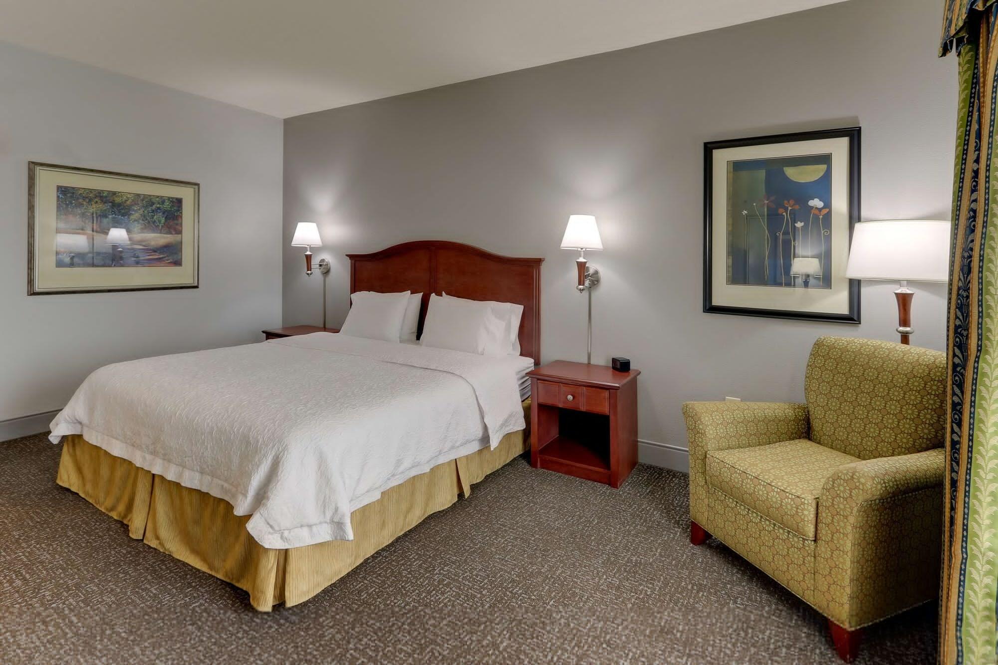 Hampton Inn & Suites Indianapolis-Airport Exterior photo